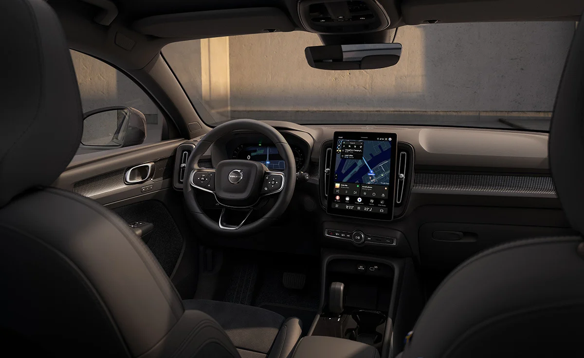 Volvo EC40 Plus P5 Long Range Eléctrico (2026) interior