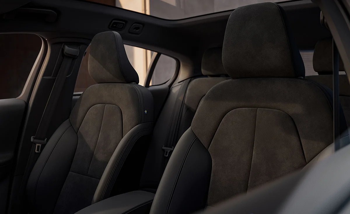 Volvo EC40 Plus P5 Long Range Eléctrico (2026) interior