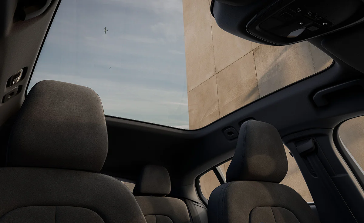 Volvo EC40 Plus P5 Long Range Eléctrico (2026) interior