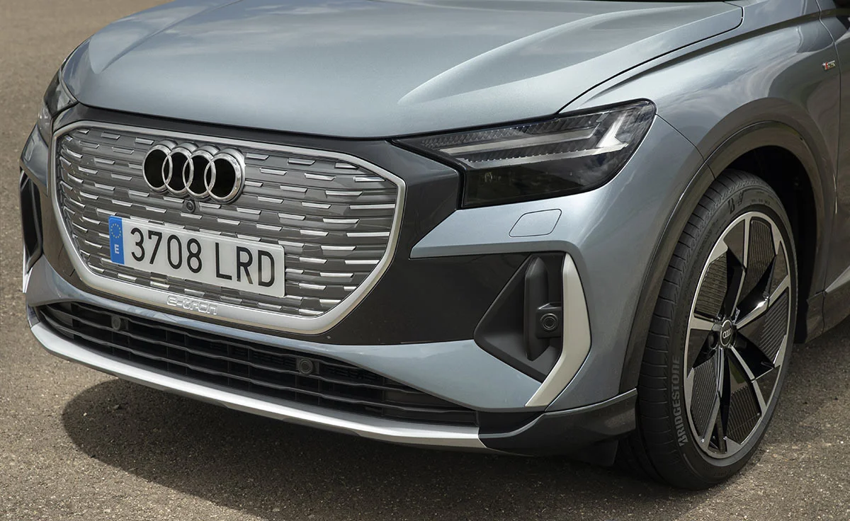 Audi Q4 e-tron 45 Genuine edition (2024-2026)