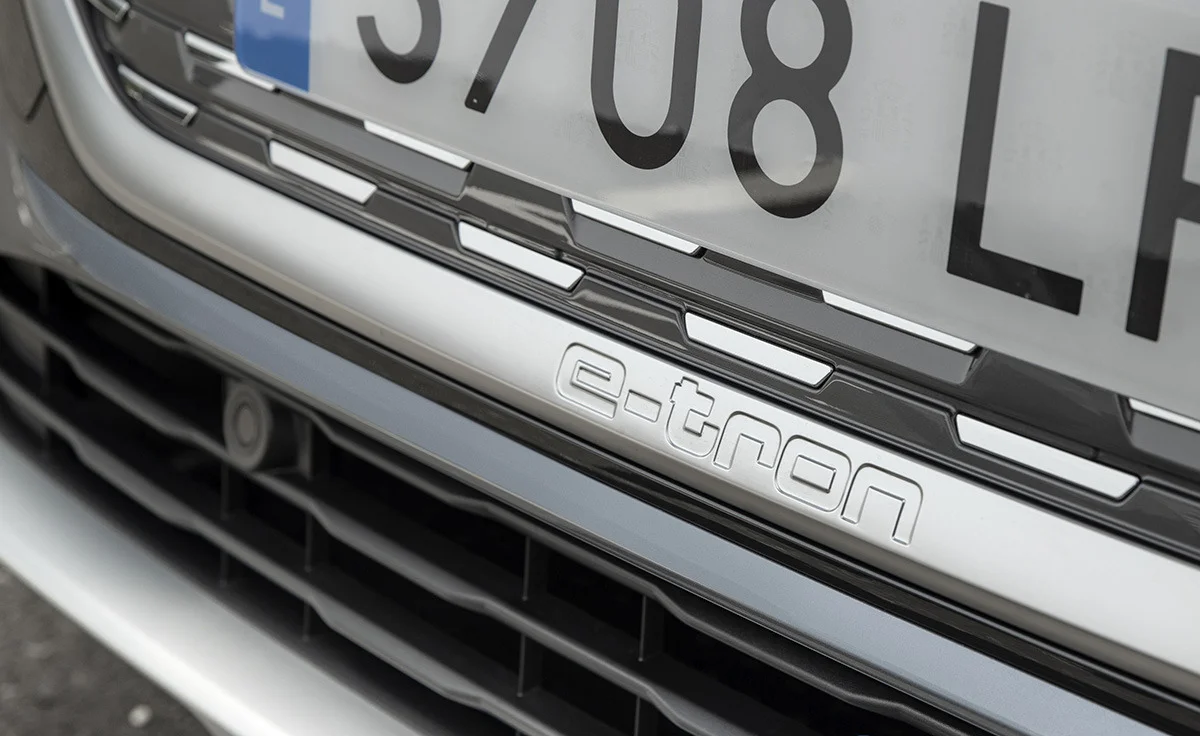 Audi Q4 e-tron 45 Genuine edition (2024-2026)