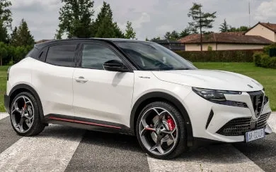 Alfa Romeo Junior Elettrica 280 Veloce (2025)