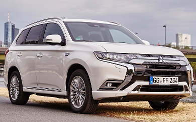 Mitsubishi Outlander PHEV Motion 4WD (2020-2022)